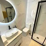 Apartment Renovated With Communal Pool & Close To