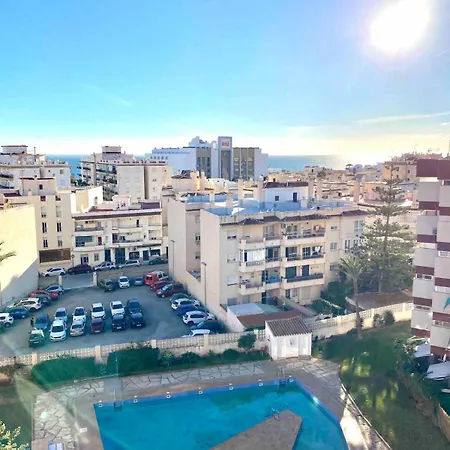 Renovated With Communal Pool & Close To ネルハ